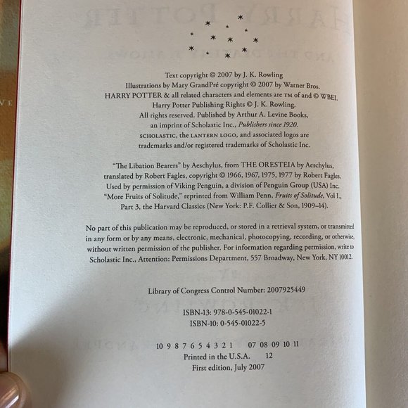 Harry Potter And The Deathly Hallows FIRST EDITION SCHOLASTIC Hardcover Book - Picture 2 of 4